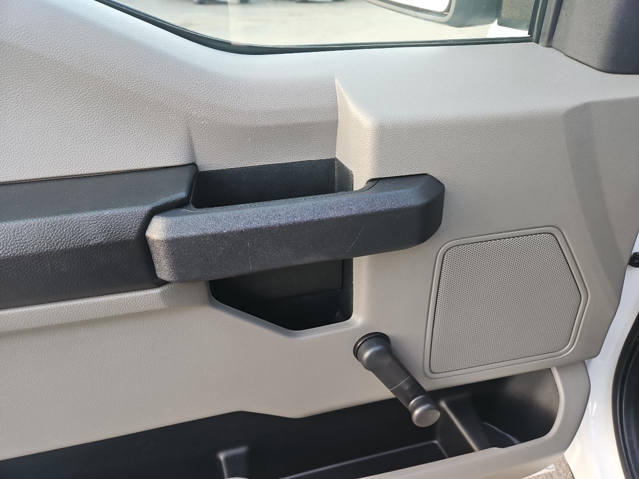 Ford F-150 XLT 4WD Reg Cab 8' Box 2017