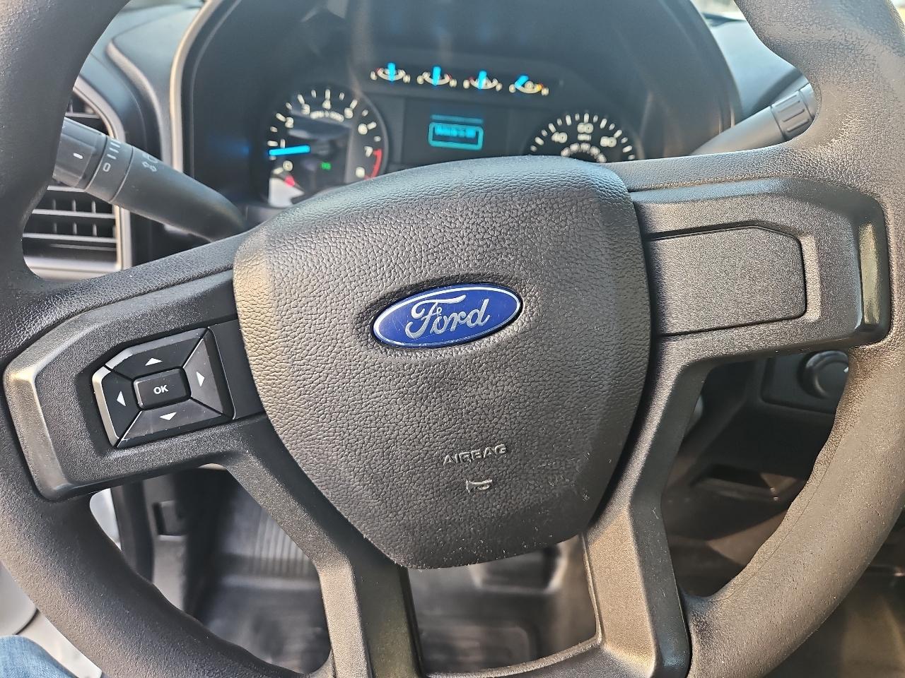 Ford F-150 XLT 4WD Reg Cab 8' Box 2017