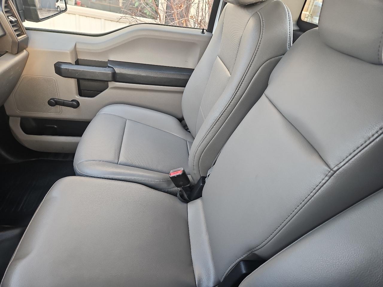 Ford F-150 XLT 4WD Reg Cab 8' Box 2017