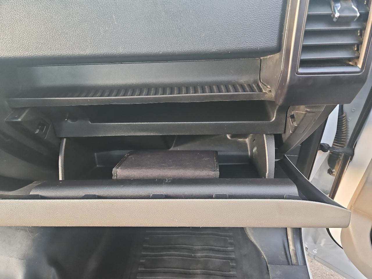 Ford F-150 XLT 4WD Reg Cab 8' Box 2017