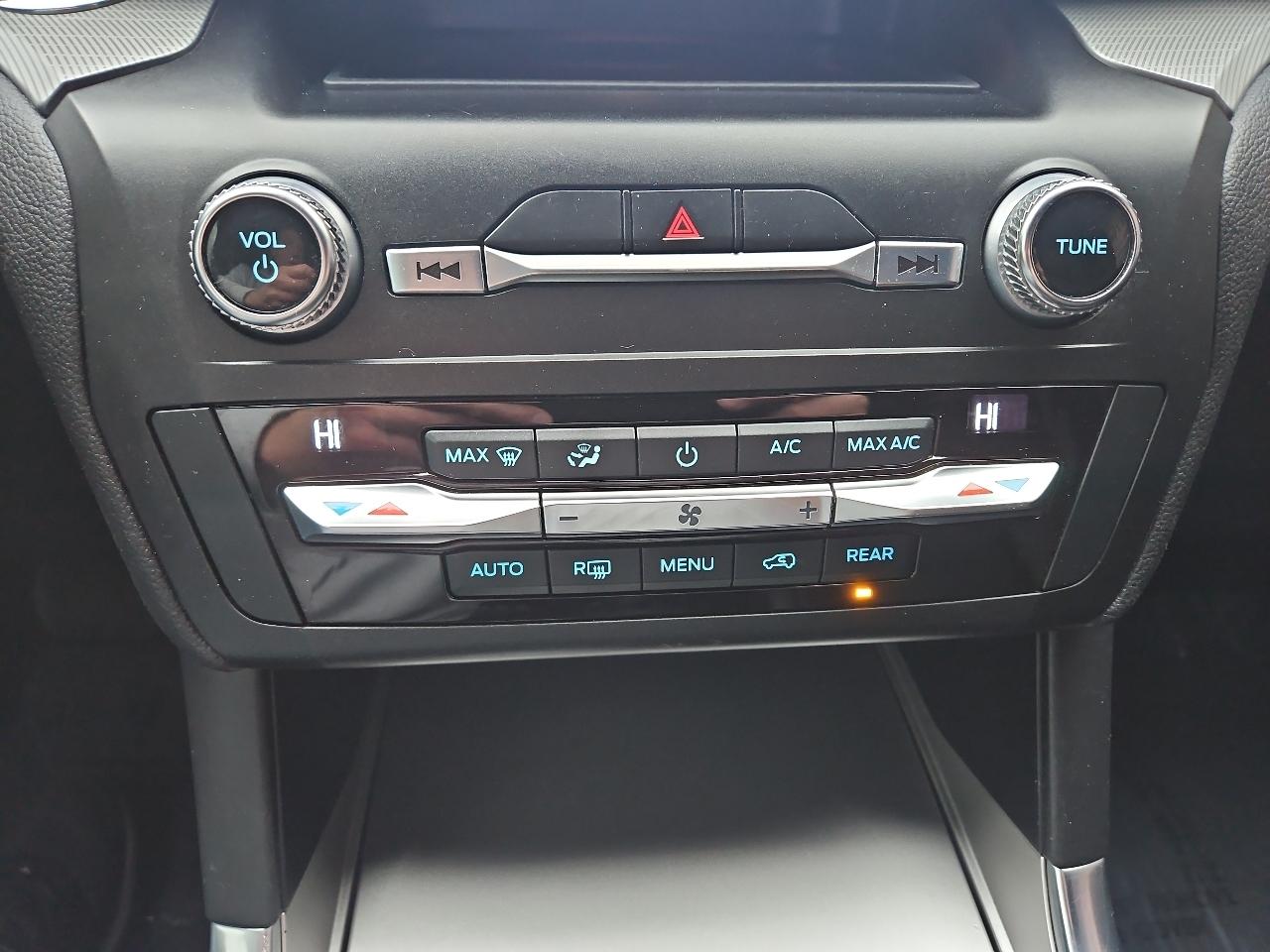 Ford Explorer XLT 4WD 2020