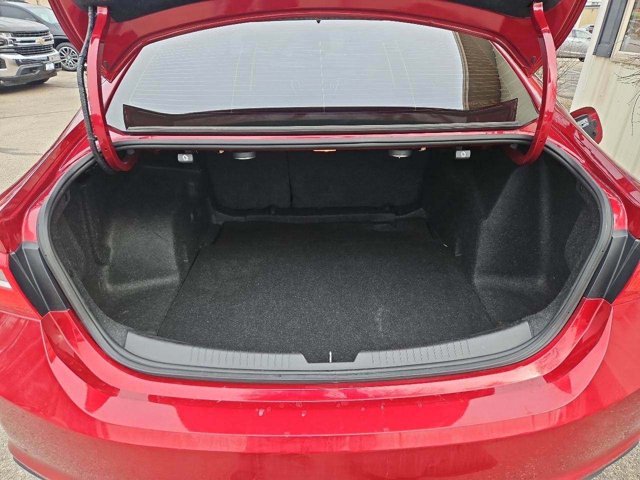 Chevrolet Malibu 4dr Sdn LT w/1LT 2017