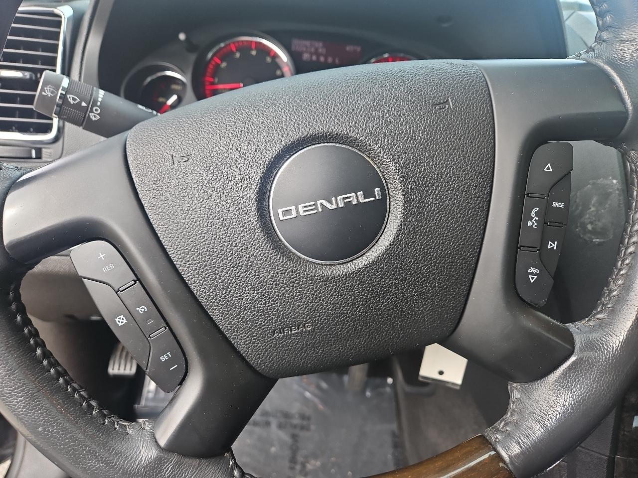 GMC Acadia AWD 4dr Denali 2012