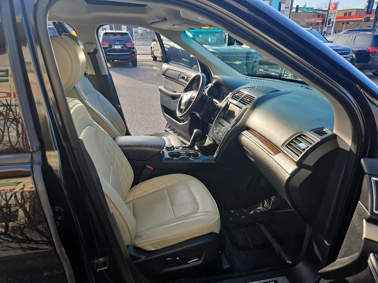 Ford Explorer 4WD 4dr Platinum 2016