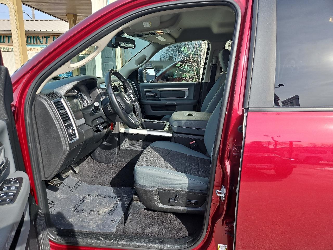 RAM 1500 Big Horn 4x4 Quad Cab 6'4" Box 2018