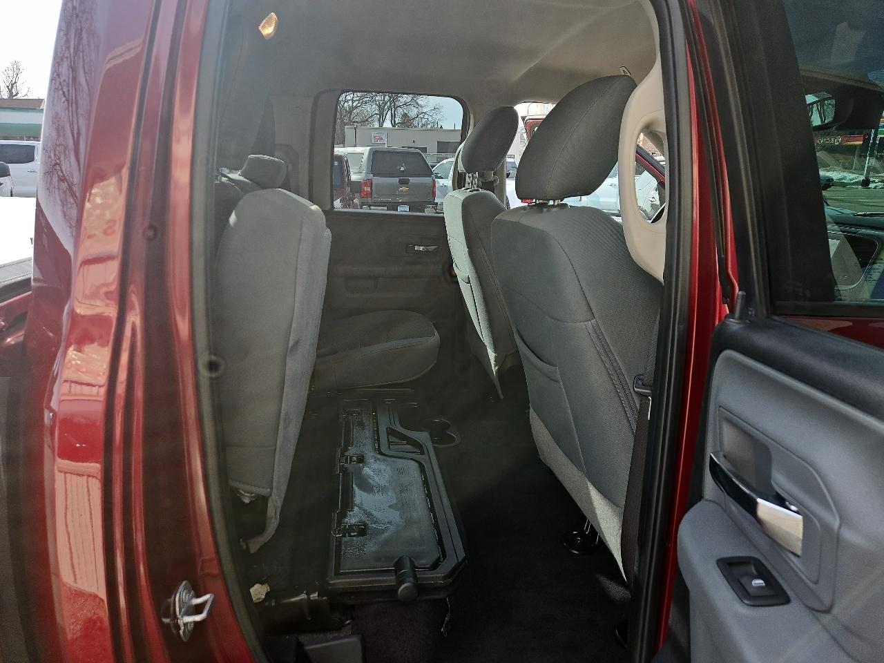 RAM 1500 Big Horn 4x4 Quad Cab 6'4" Box 2018