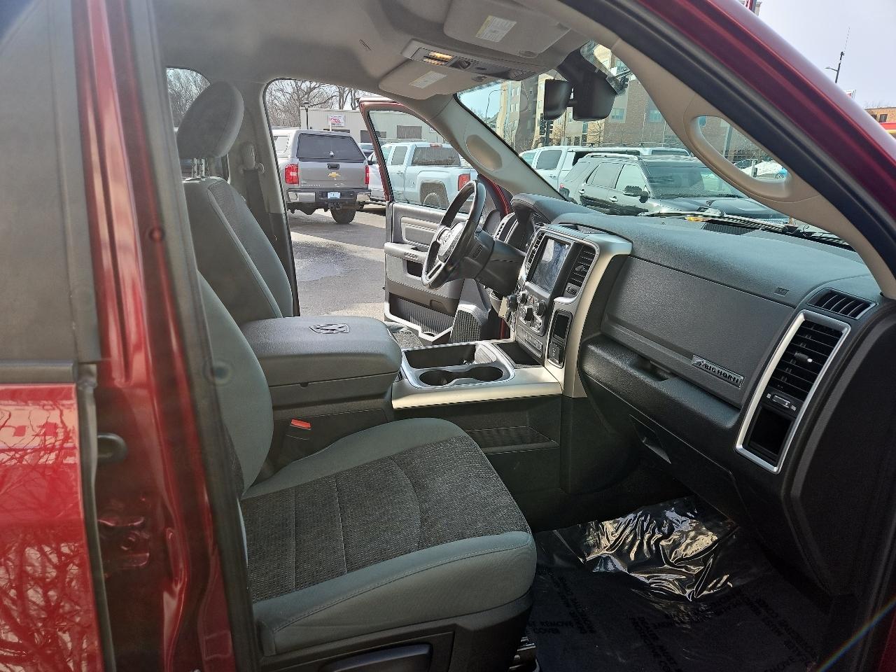 RAM 1500 Big Horn 4x4 Quad Cab 6'4" Box 2018