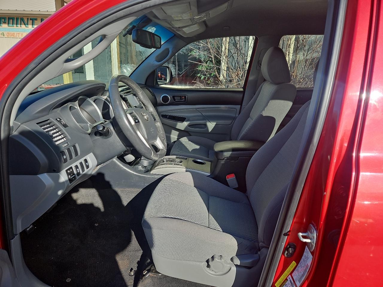 Toyota Tacoma 4WD Double Cab V6 MT (Natl) 2013