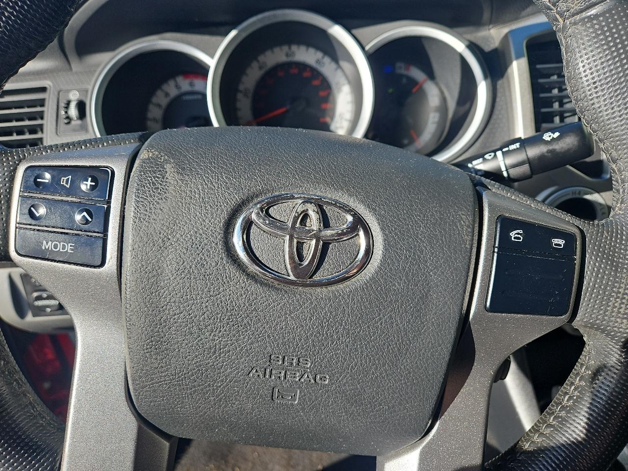 Toyota Tacoma 4WD Double Cab V6 MT (Natl) 2013