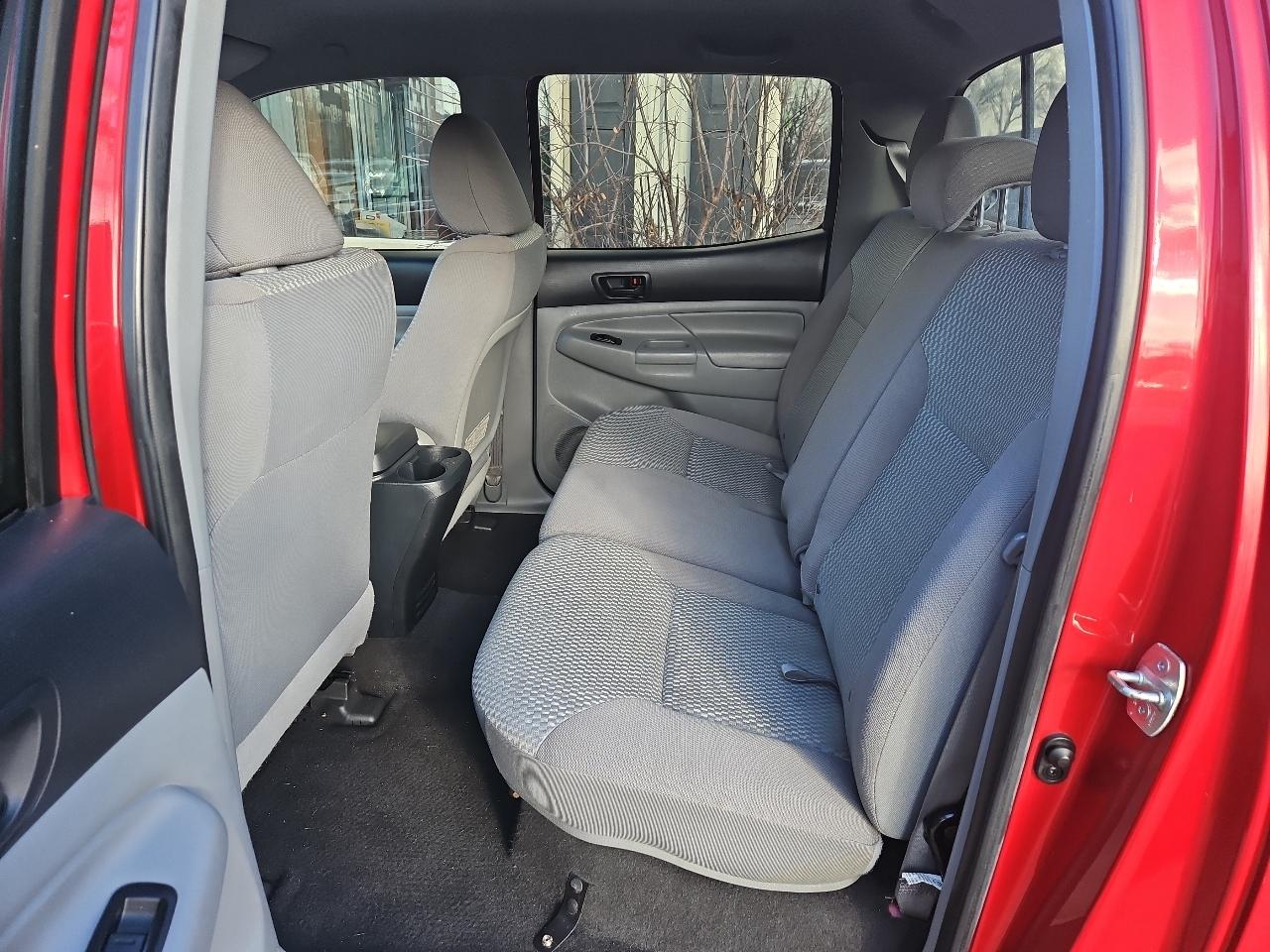 Toyota Tacoma 4WD Double Cab V6 MT (Natl) 2013