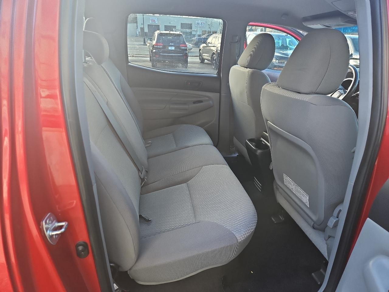 Toyota Tacoma 4WD Double Cab V6 MT (Natl) 2013