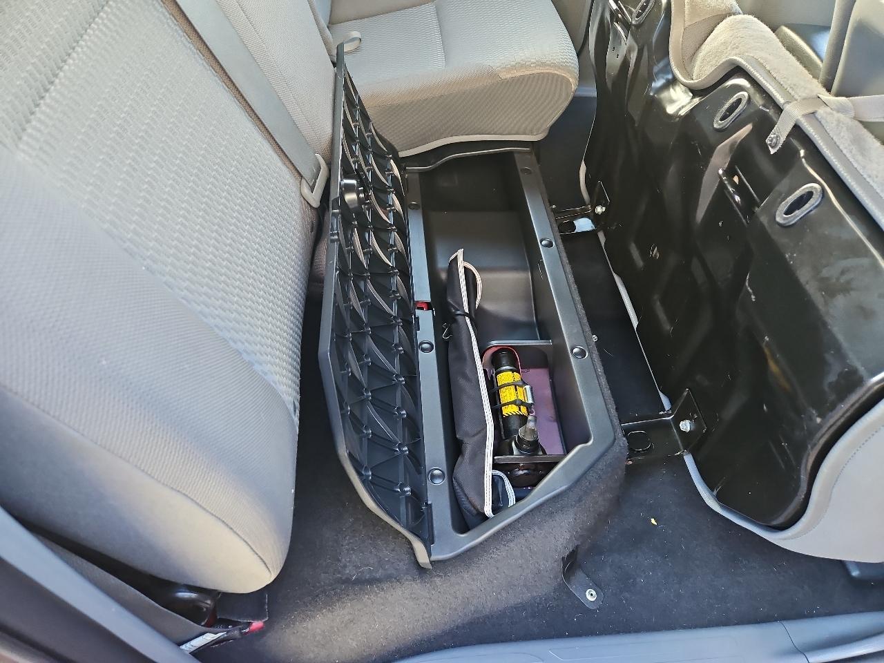 Toyota Tacoma 4WD Double Cab V6 MT (Natl) 2013