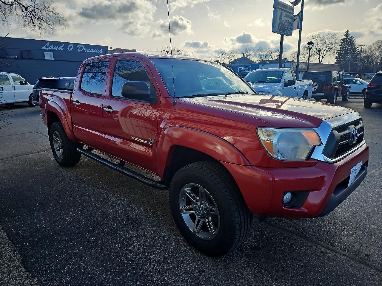 Toyota Tacoma 4WD Double Cab V6 MT (Natl) 2013