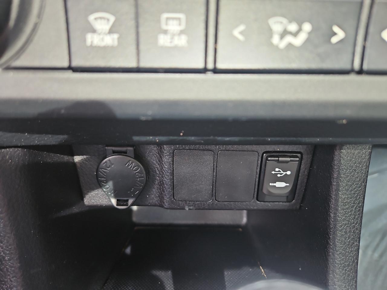 Toyota Corolla 4dr Sdn CVT LE Premium (Natl) 2014