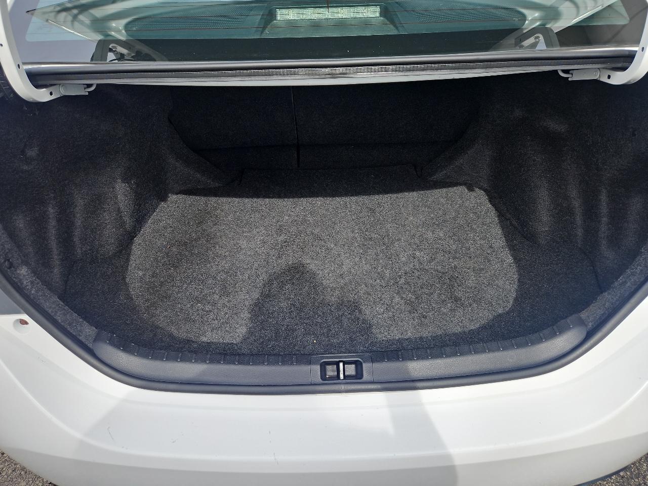 Toyota Corolla 4dr Sdn CVT LE Premium (Natl) 2014