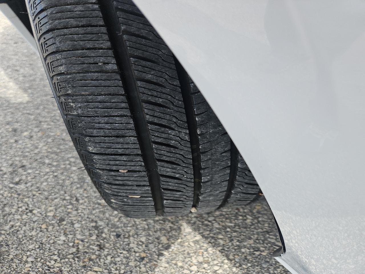 Toyota Corolla 4dr Sdn CVT LE Premium (Natl) 2014