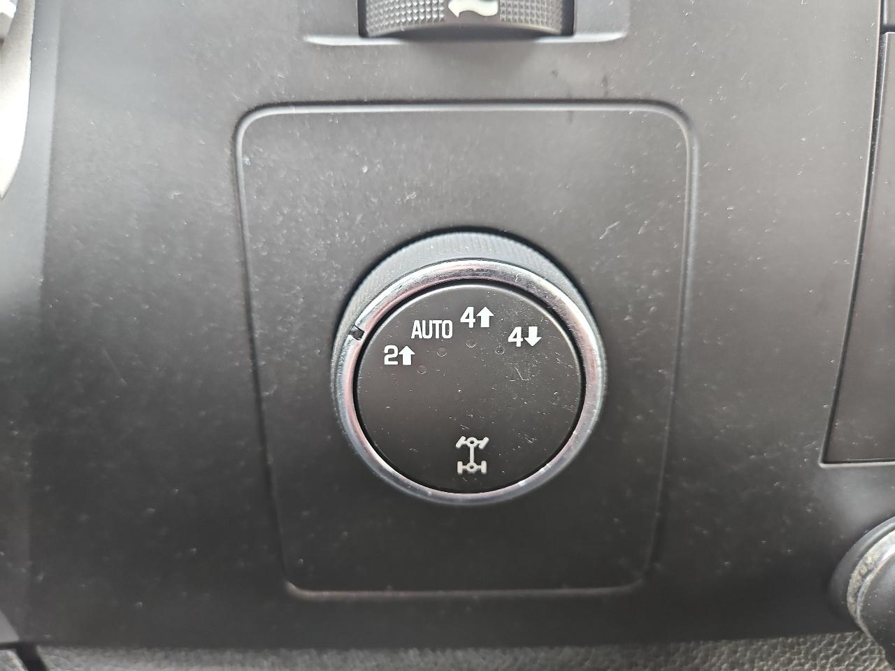 Chevrolet Silverado 1500 4WD Crew Cab 143.5" LT 2013