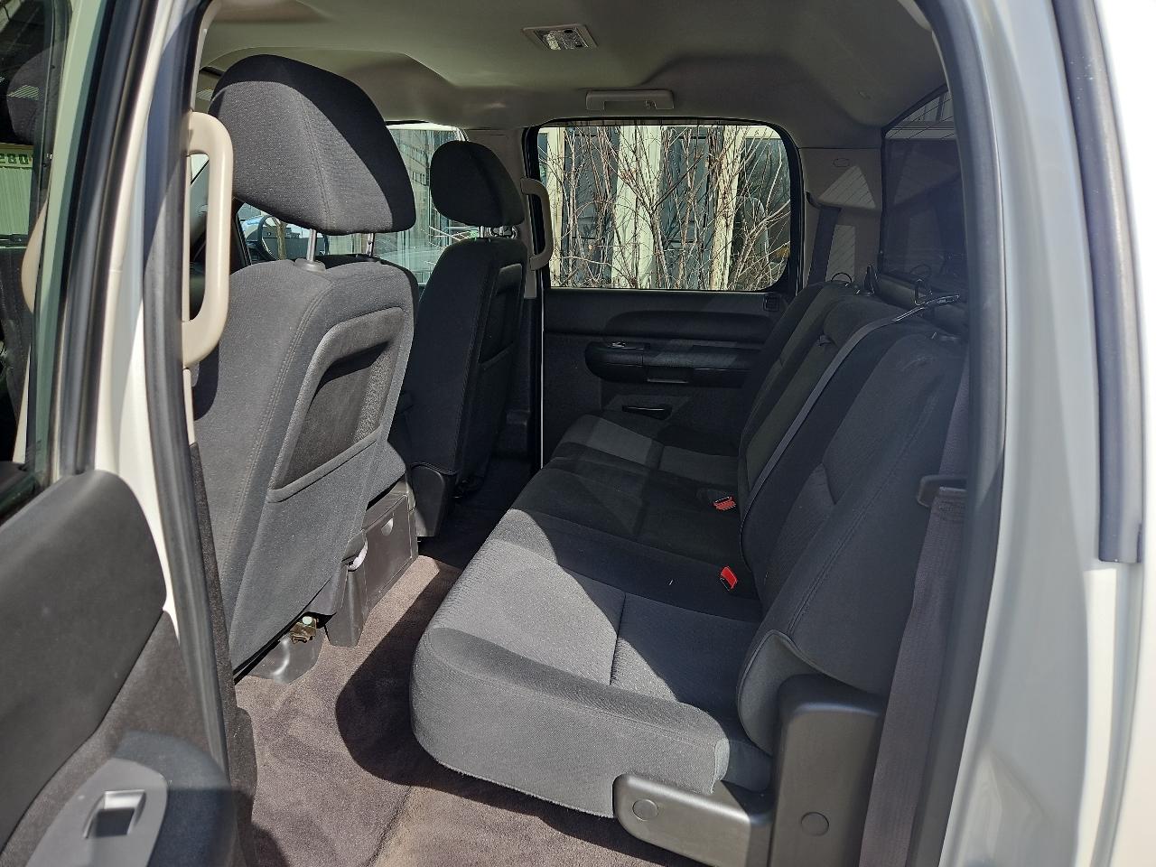 Chevrolet Silverado 1500 4WD Crew Cab 143.5" LT 2013