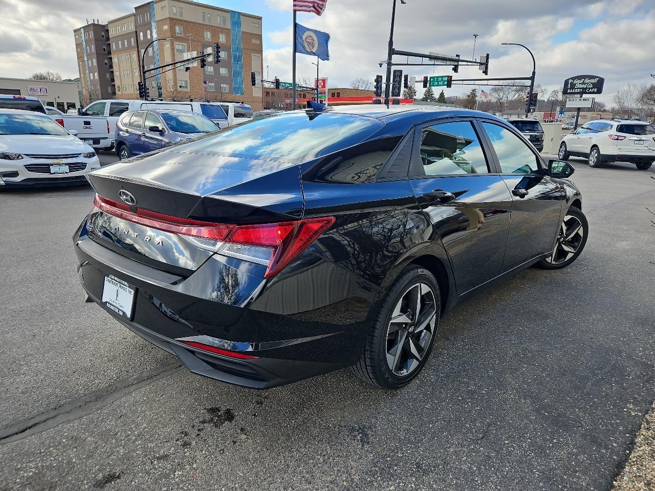 Hyundai Elantra SEL IVT 2023