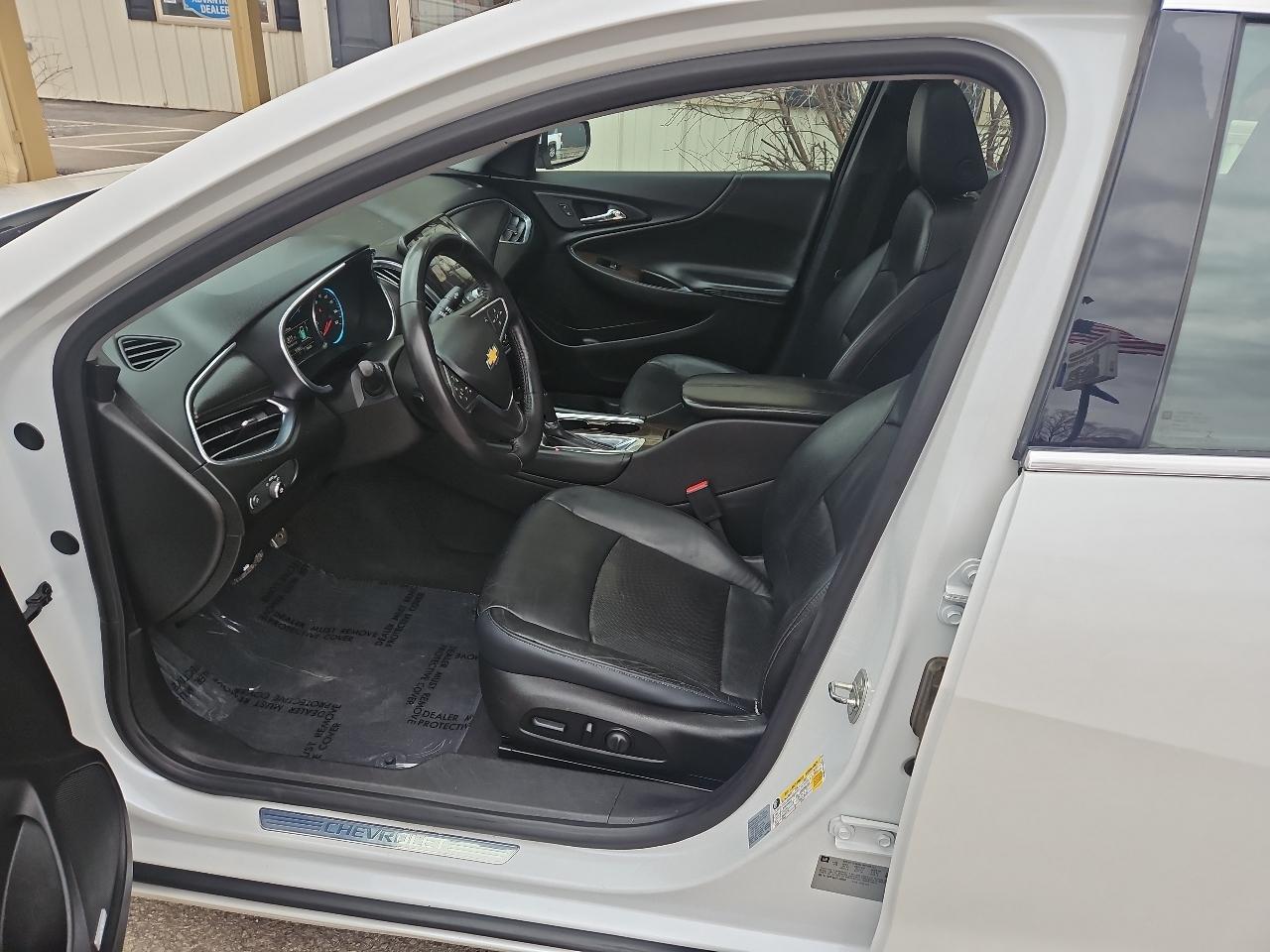 Chevrolet Malibu 4dr Sdn Premier w/2LZ 2017