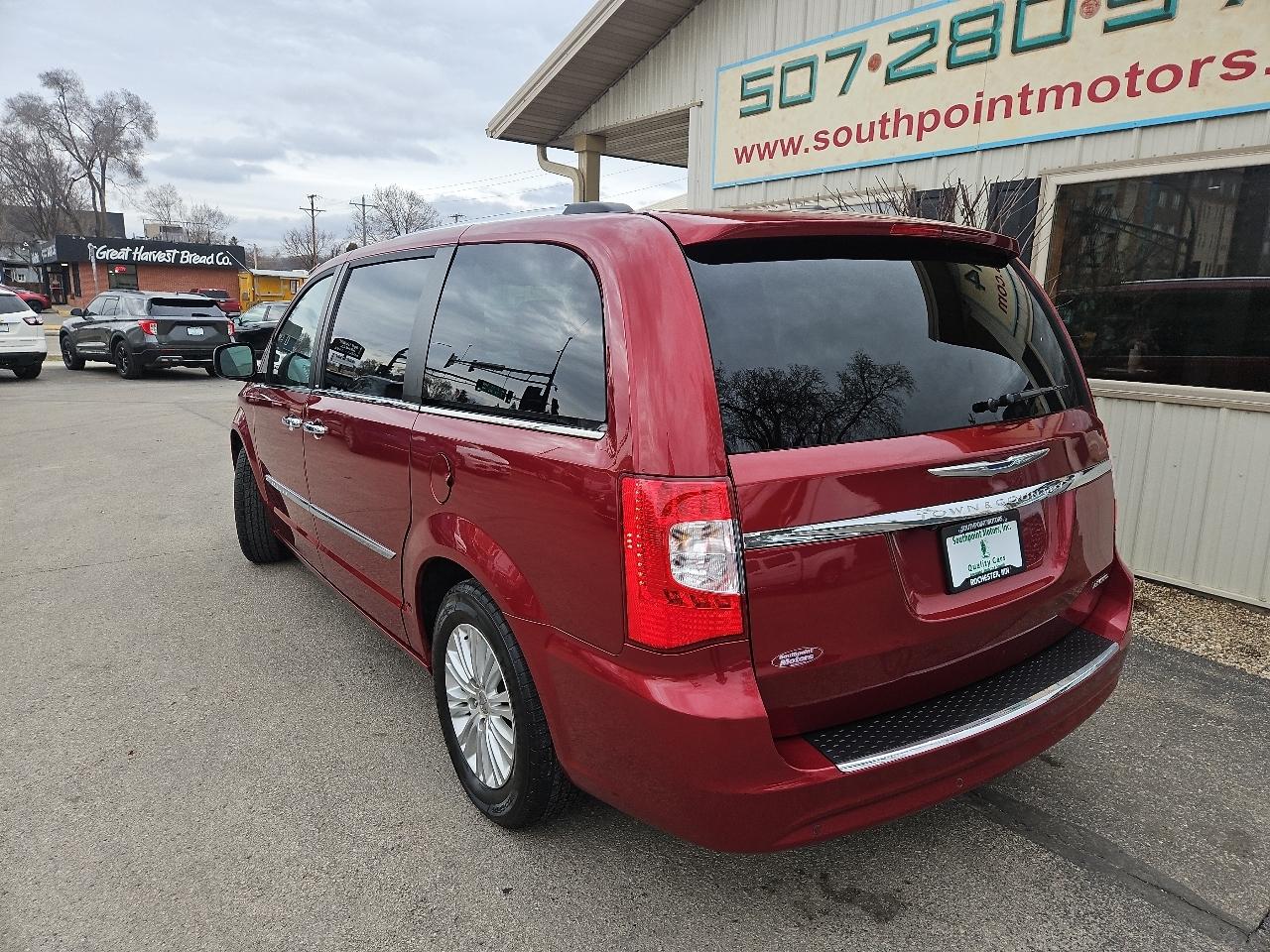 Chrysler Town & Country 4dr Wgn Limited 2012
