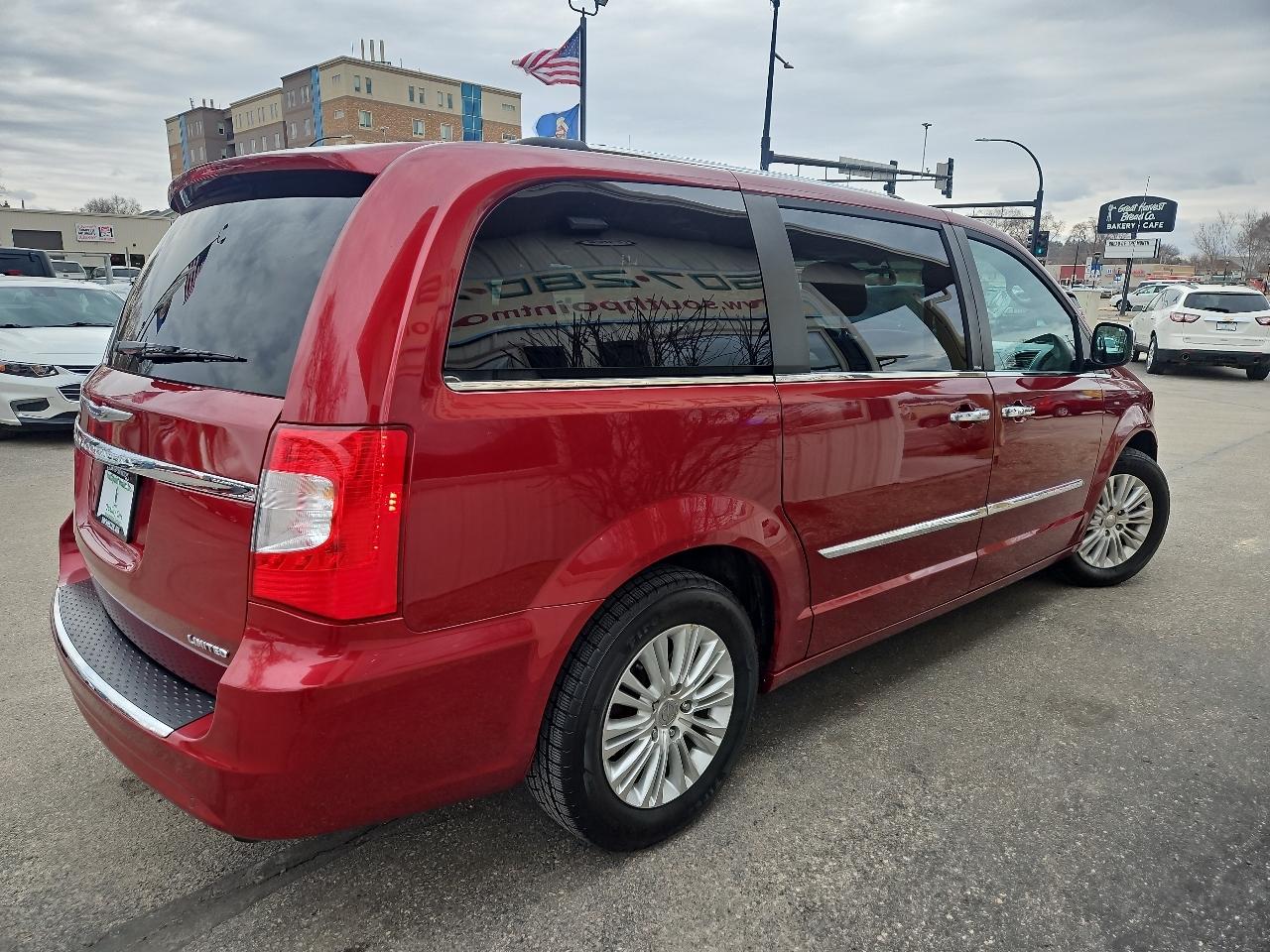 Chrysler Town & Country 4dr Wgn Limited 2012