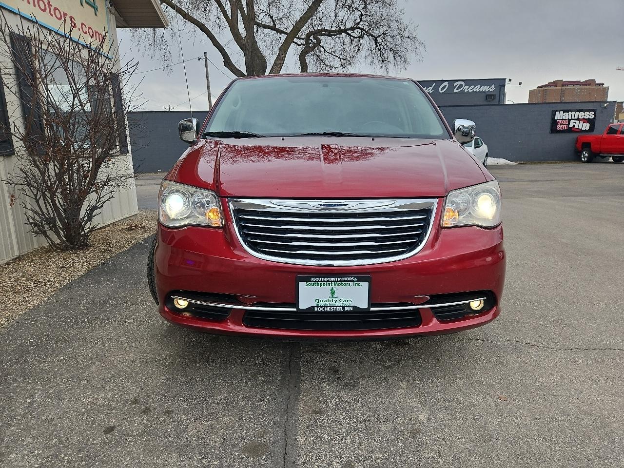 Chrysler Town & Country 4dr Wgn Limited 2012