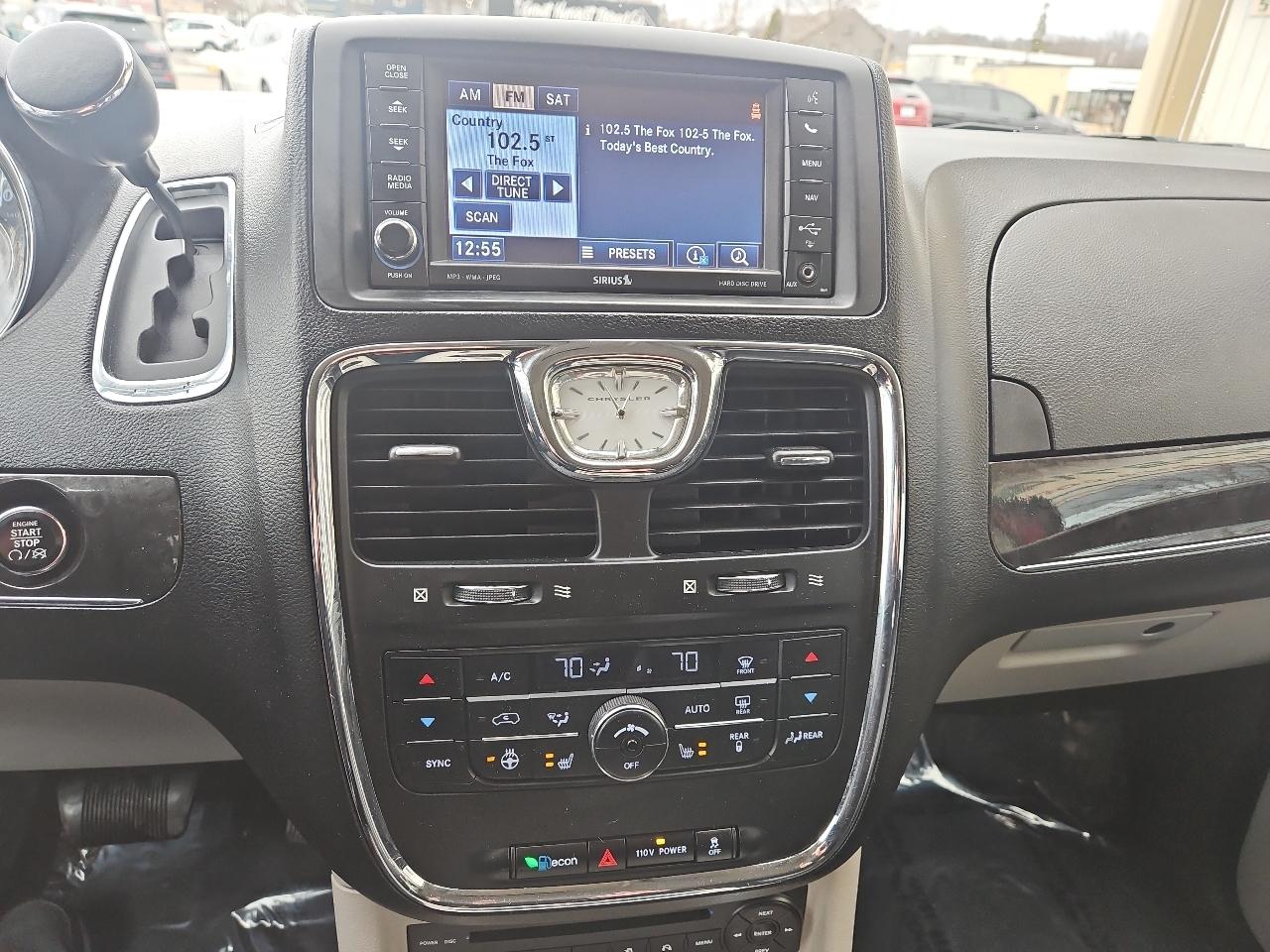 Chrysler Town & Country 4dr Wgn Limited 2012