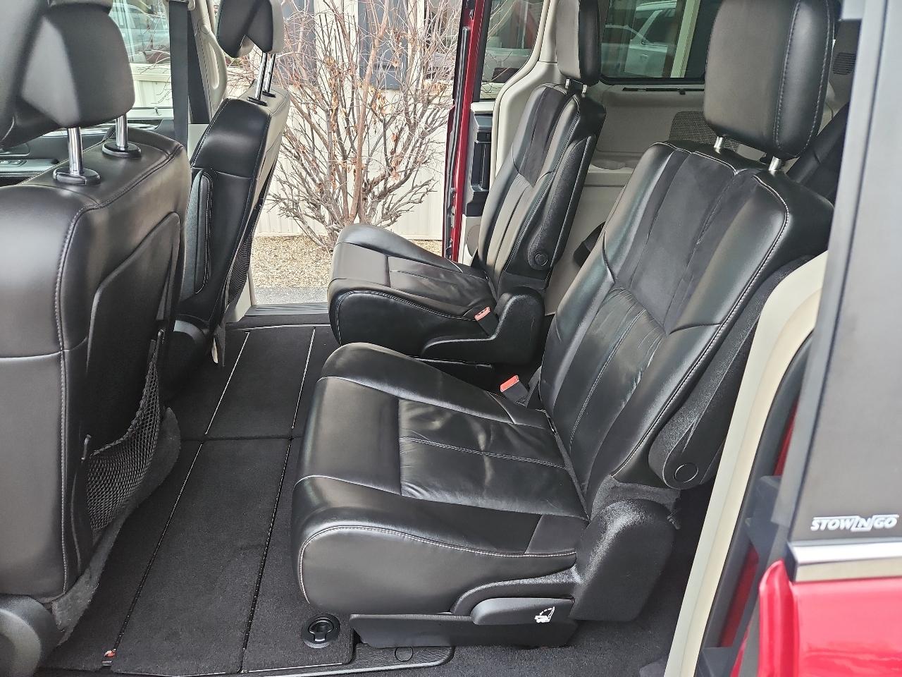 Chrysler Town & Country 4dr Wgn Limited 2012