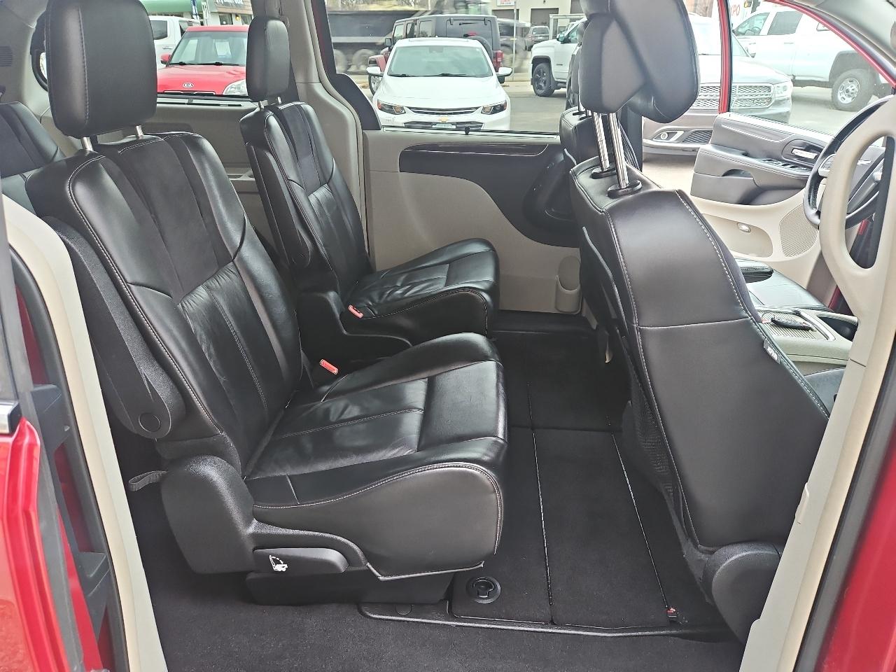 Chrysler Town & Country 4dr Wgn Limited 2012