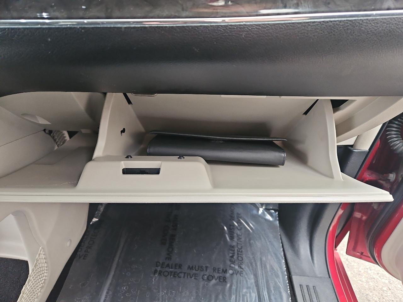 Chrysler Town & Country 4dr Wgn Limited 2012