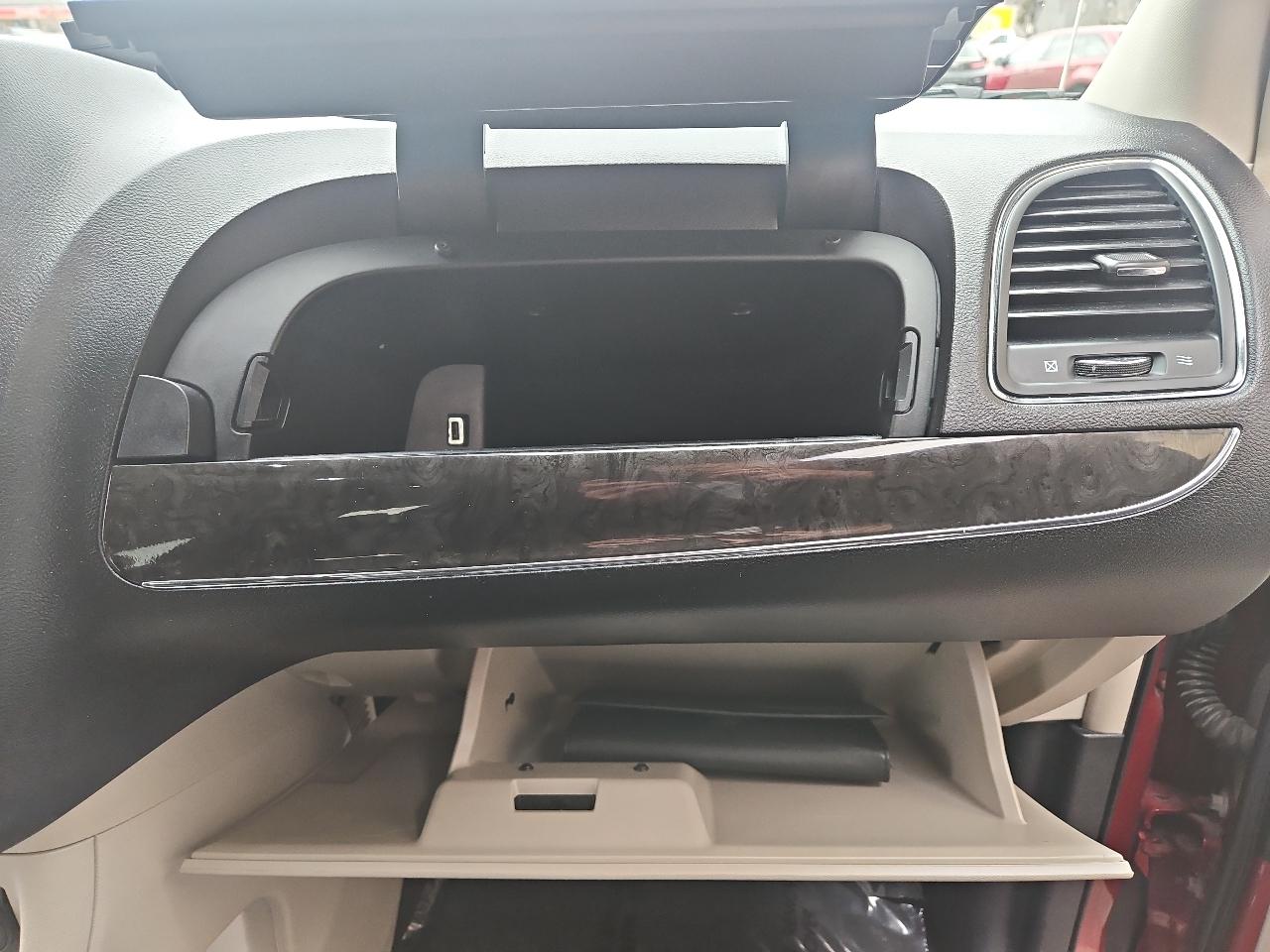 Chrysler Town & Country 4dr Wgn Limited 2012