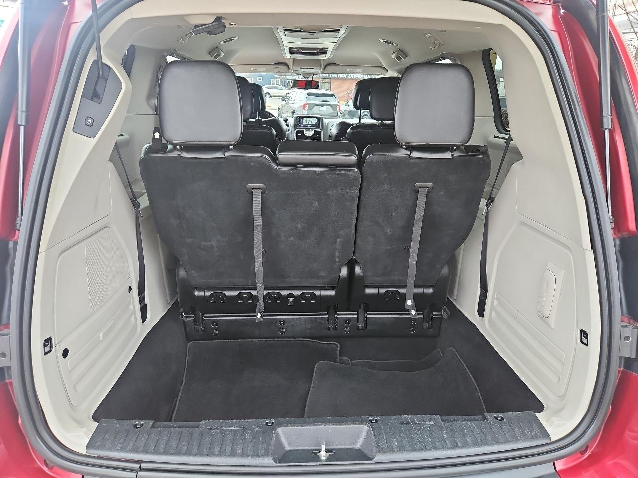 Chrysler Town & Country 4dr Wgn Limited 2012