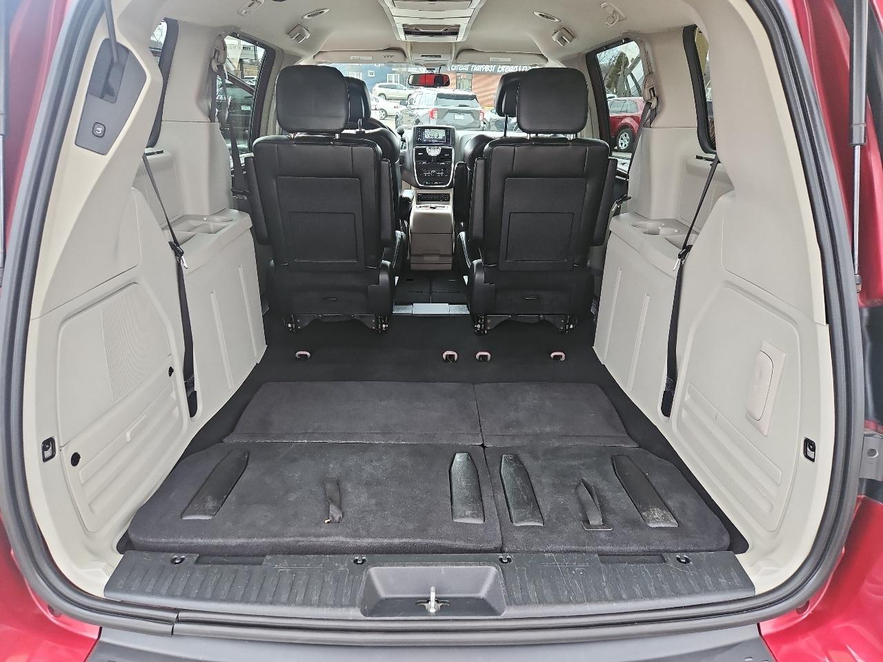 Chrysler Town & Country 4dr Wgn Limited 2012