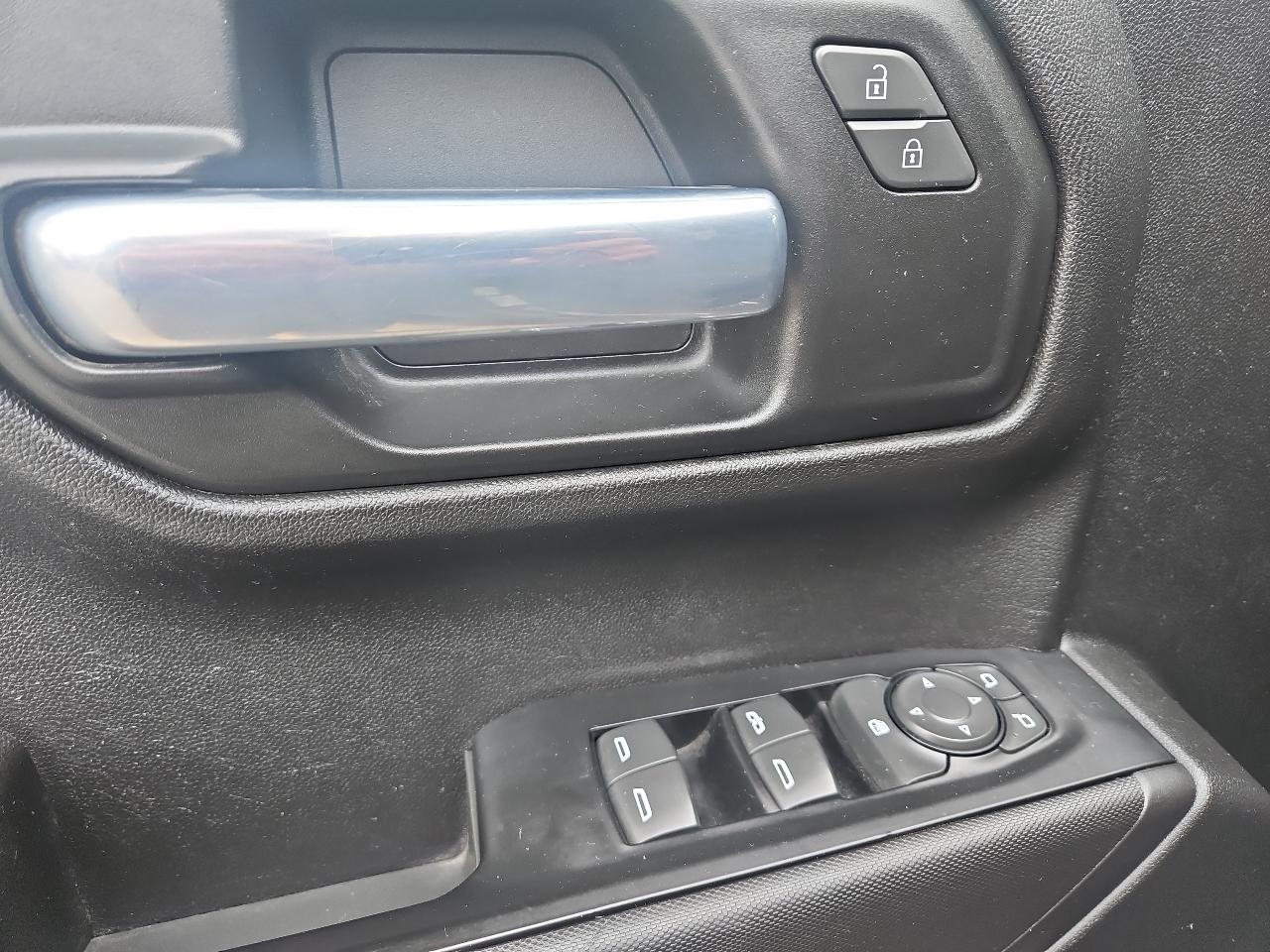 Chevrolet Silverado 1500 4WD Crew Cab 147" Custom Trail Boss 2019