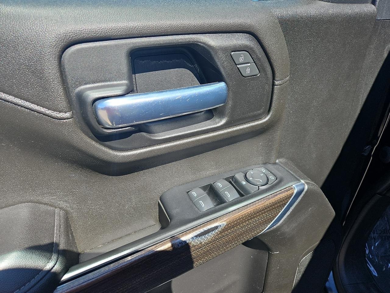 Chevrolet Silverado 1500 4WD Crew Cab 147" RST 2021