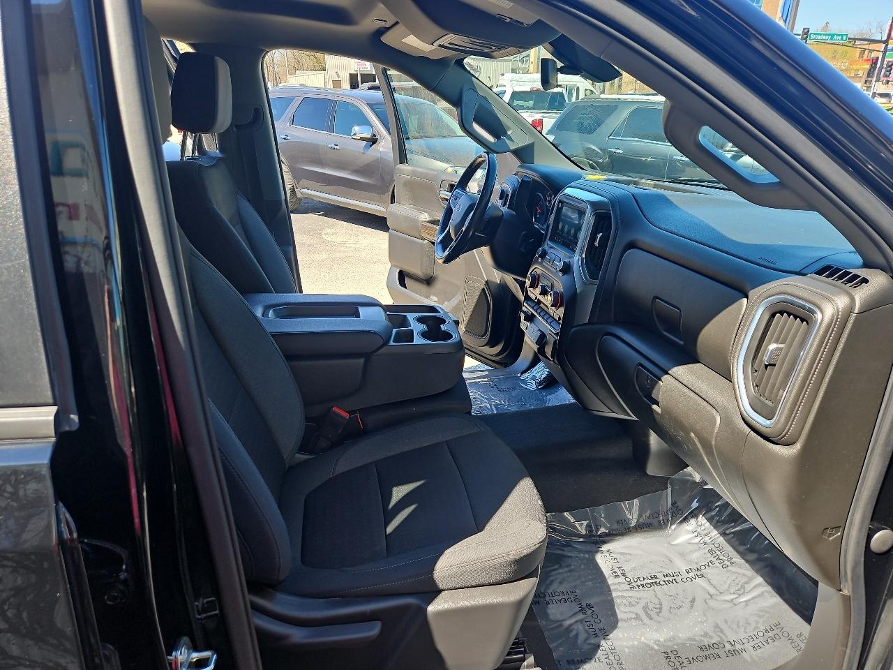 Chevrolet Silverado 1500 4WD Crew Cab 147" RST 2021