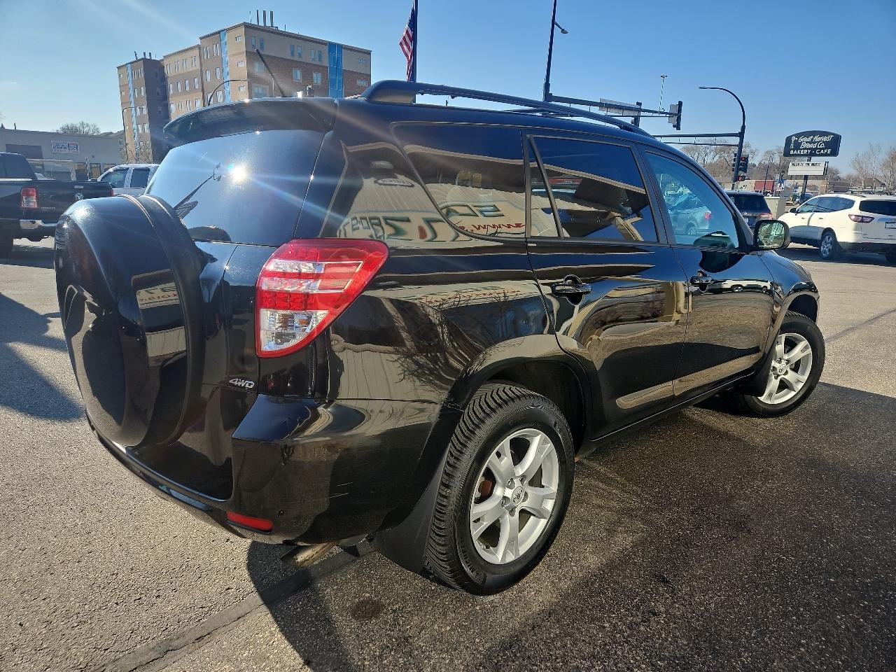 Toyota RAV4 4WD 4dr I4 (Natl) 2012