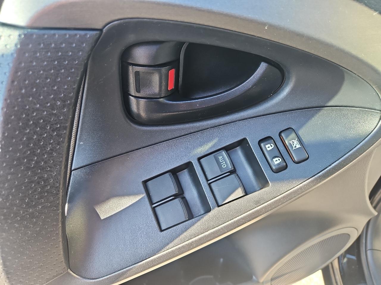 Toyota RAV4 4WD 4dr I4 (Natl) 2012