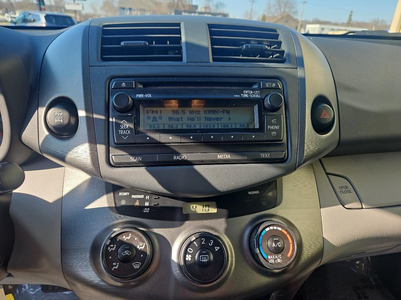 Toyota RAV4 4WD 4dr I4 (Natl) 2012