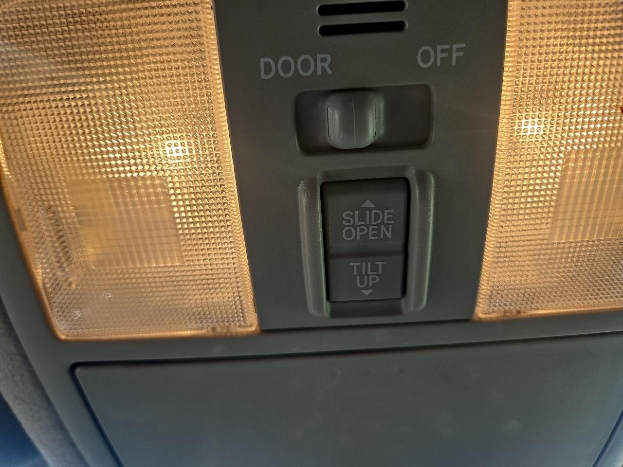 Toyota RAV4 4WD 4dr I4 (Natl) 2012