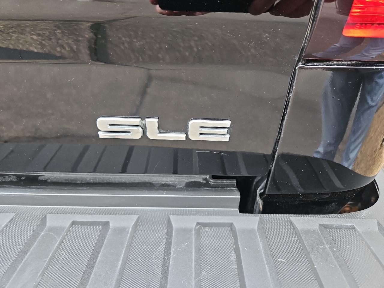 GMC Sierra 1500 4WD Crew Cab 143.5" SLE 2014