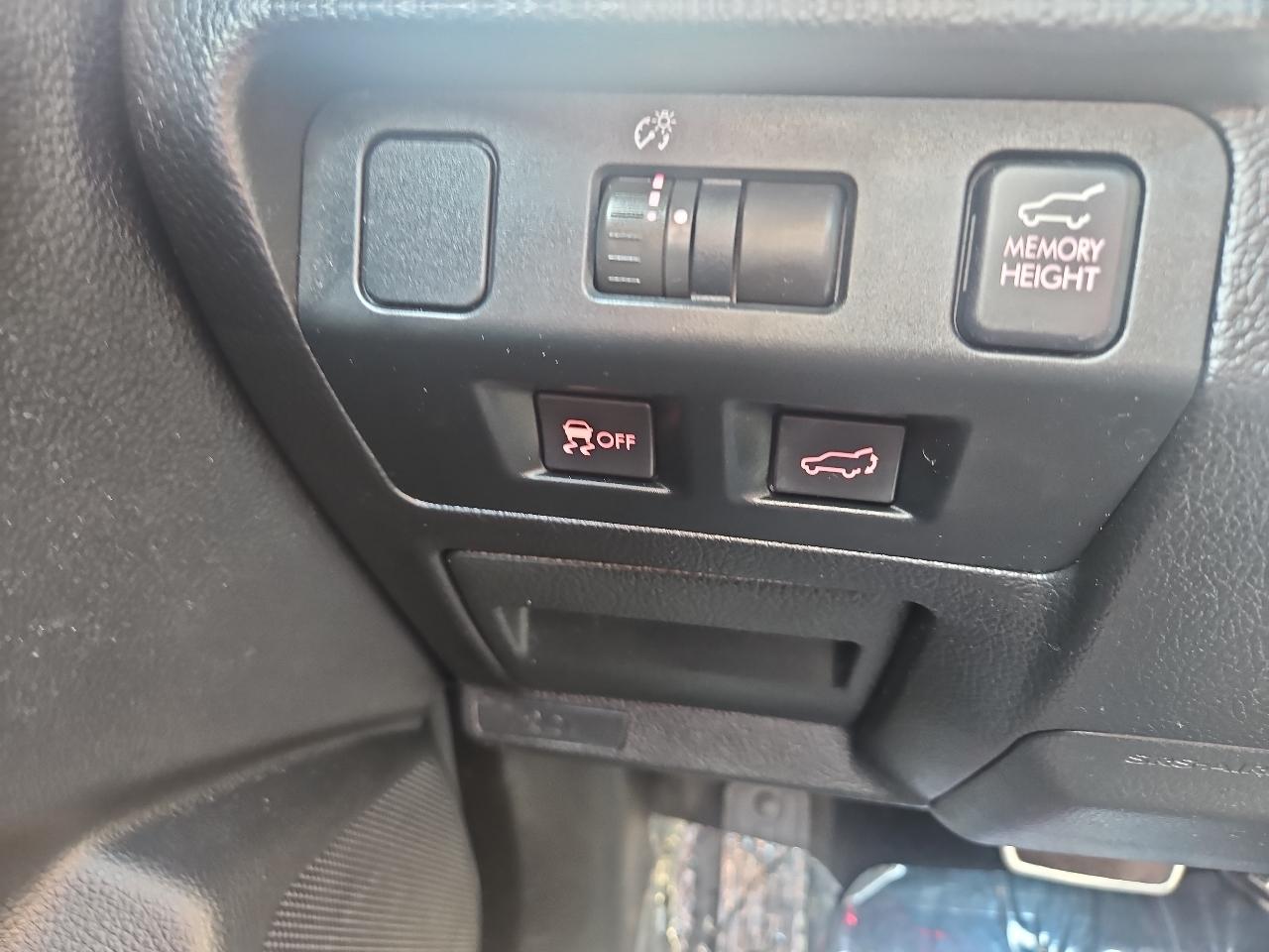 Subaru Forester 4dr CVT 2.5i Touring PZEV 2015