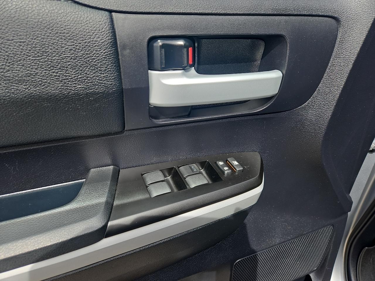 Toyota Tundra 4WD SR5 Double Cab 6.5' Bed 5.7L FFV (Natl) 2019