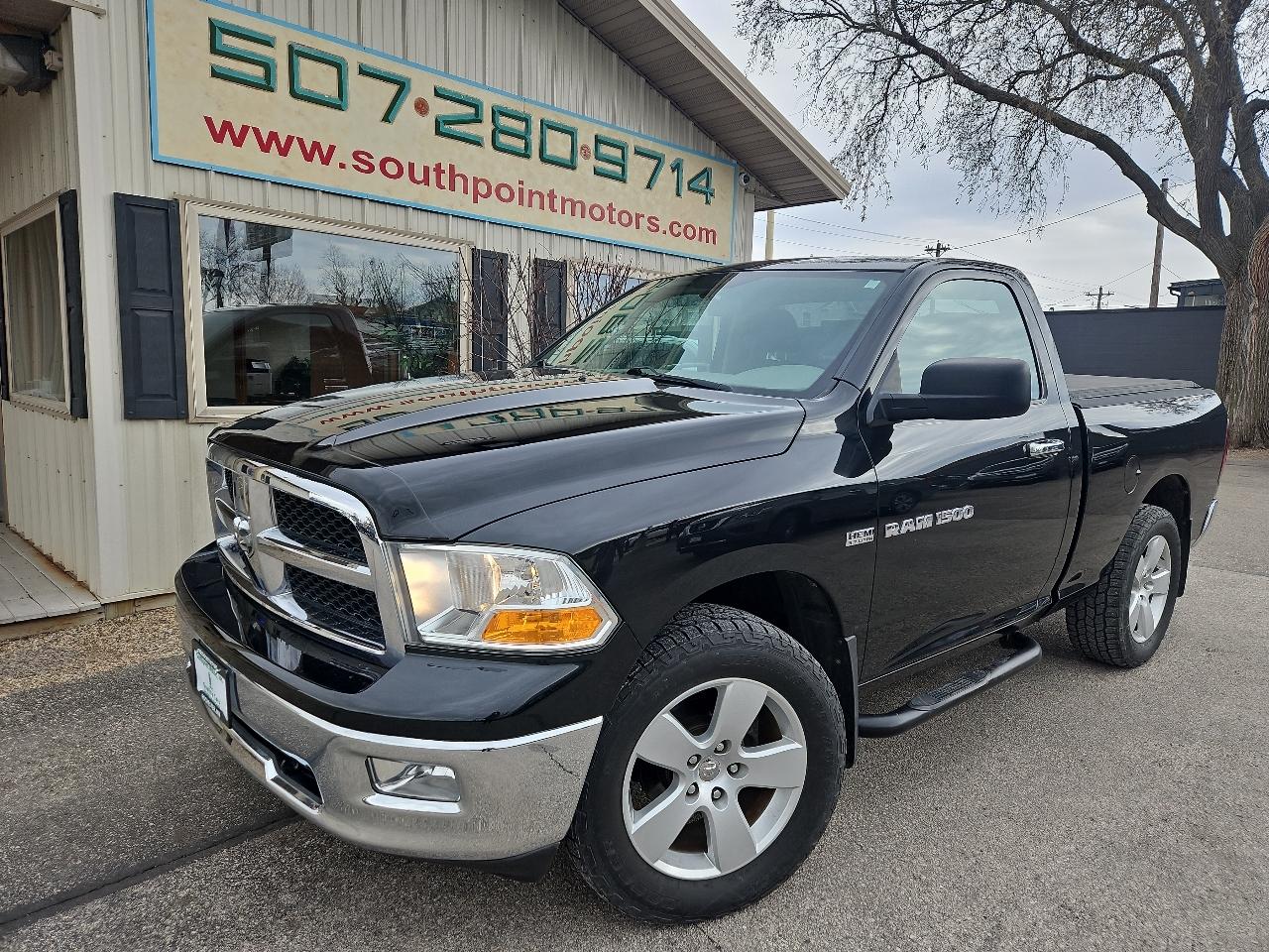 RAM 1500 4WD Reg Cab 120.5" SLT 2011