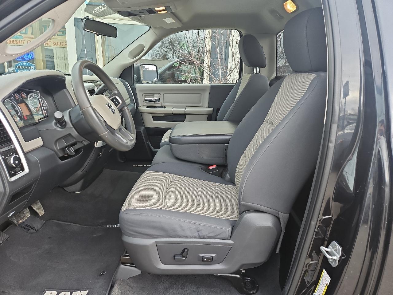 RAM 1500 4WD Reg Cab 120.5" SLT 2011