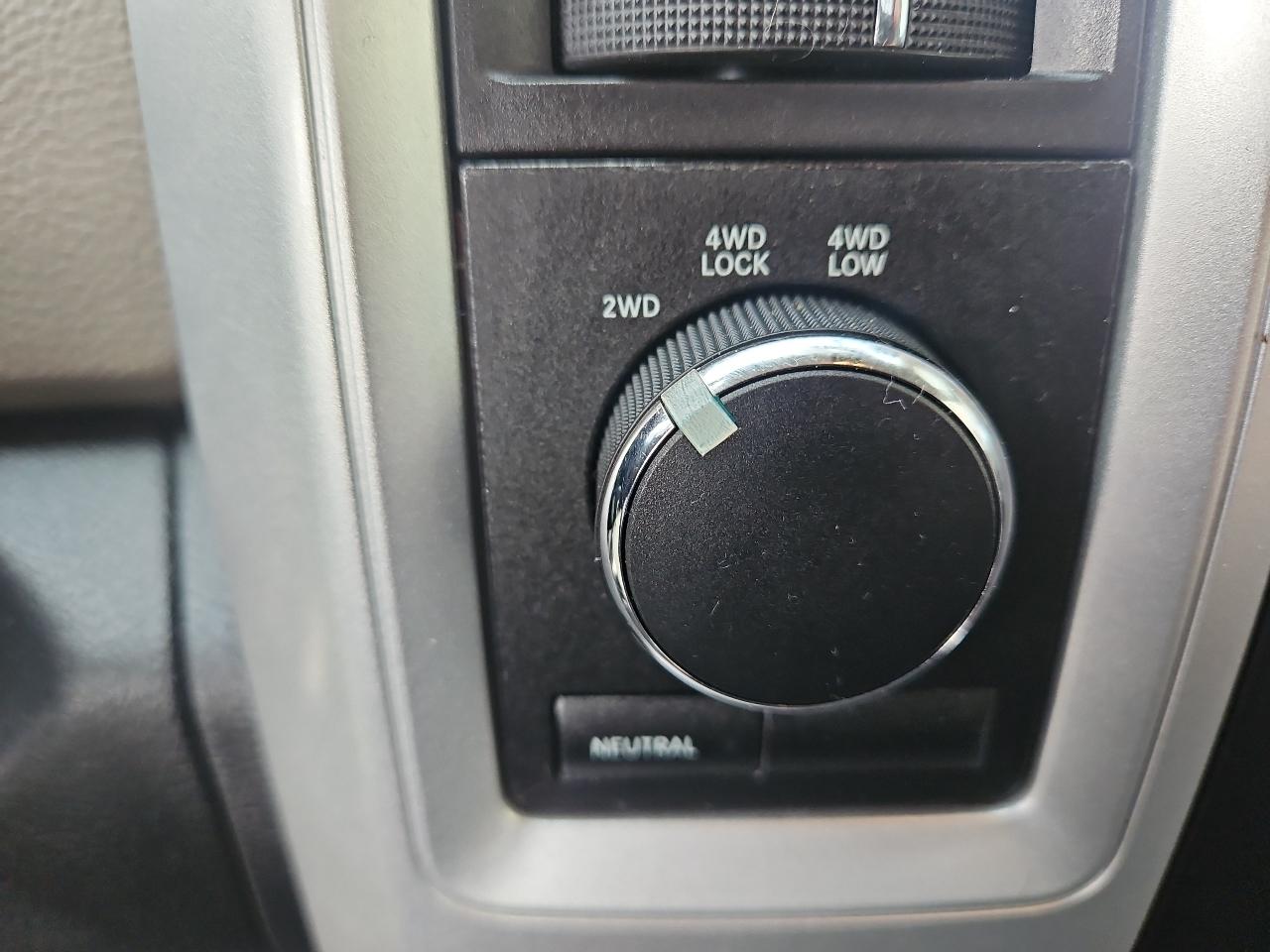 RAM 1500 4WD Reg Cab 120.5" SLT 2011