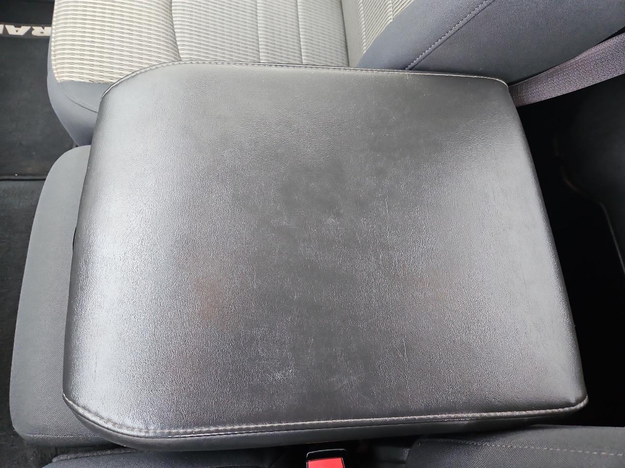 RAM 1500 4WD Reg Cab 120.5" SLT 2011