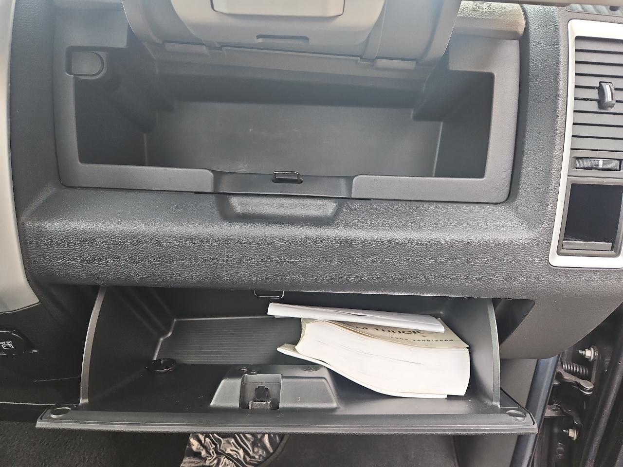 RAM 1500 4WD Reg Cab 120.5" SLT 2011