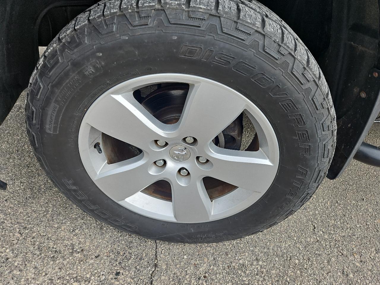 RAM 1500 4WD Reg Cab 120.5" SLT 2011